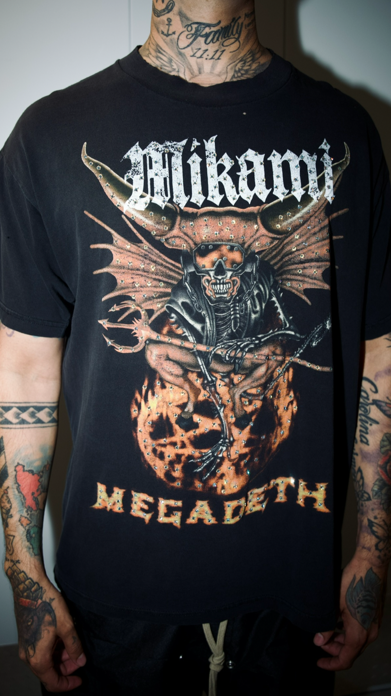 MIKAMI “One-of-One Hellfire Swarovski” Tee ( XL )